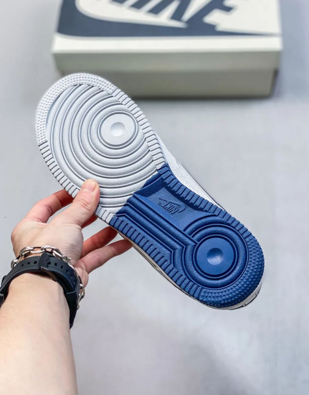 「コラボモデル」Supreme x Nike SB Dunk Low スニーカー