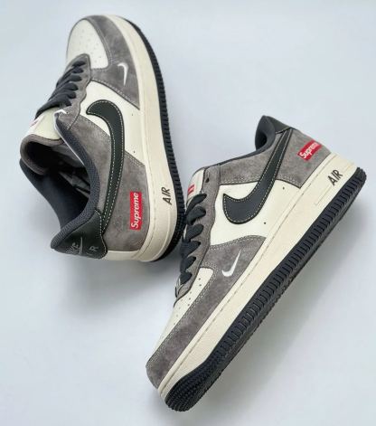 「コラボモデル」Supreme × Nike Air Force 1 Low スニーカー