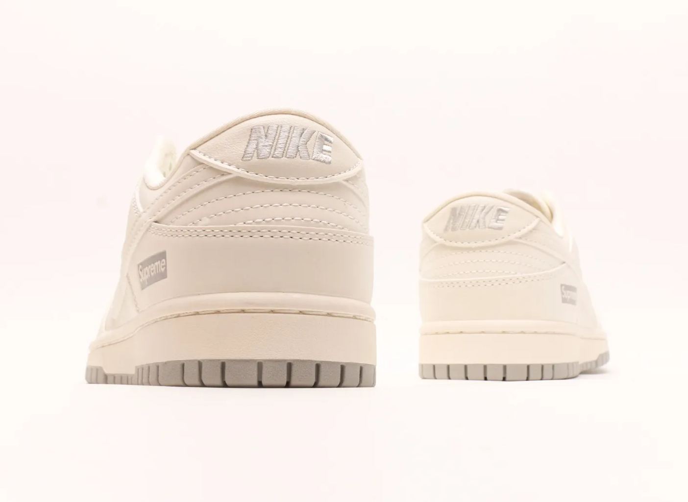 「コラボモデル」Supreme x Nike SB Dunk Low 【スニーカー】