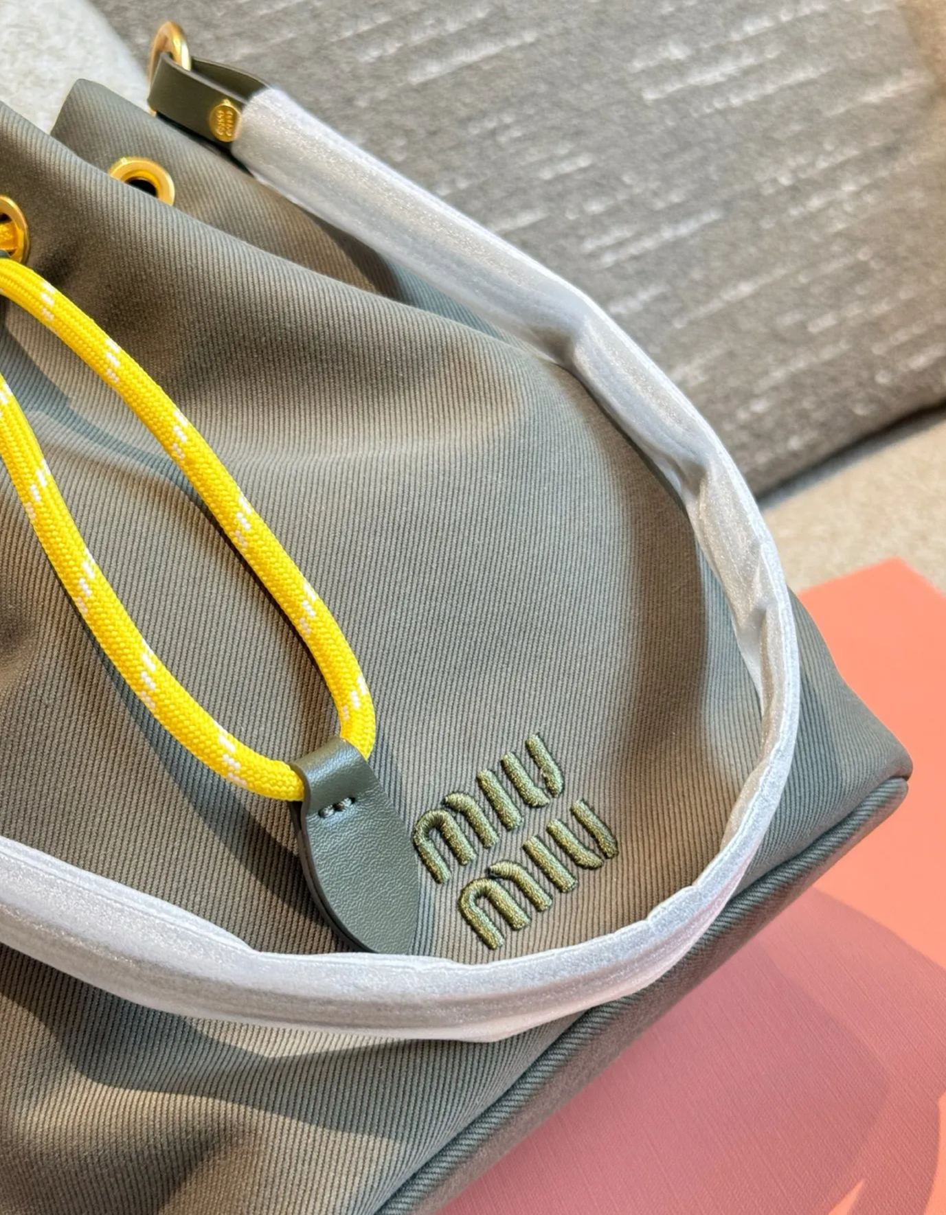 ミュウミュウ「Miu Miu」