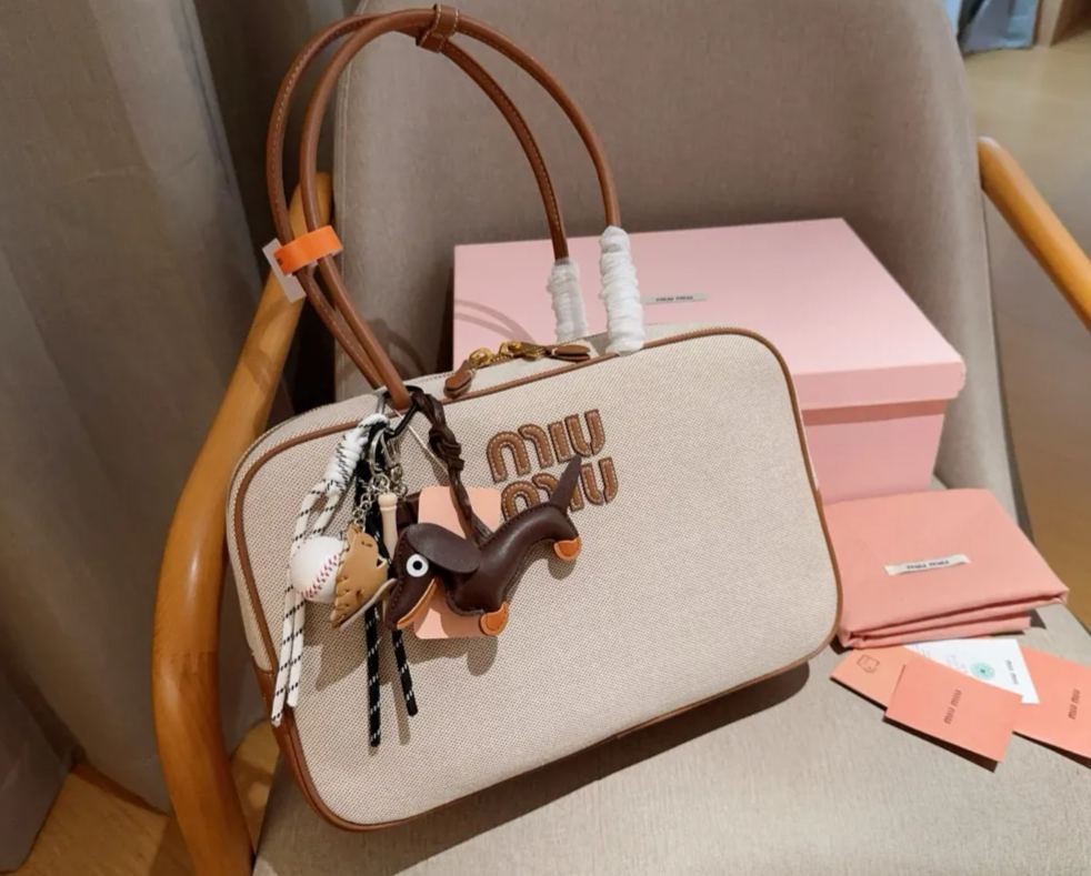 ミュウミュウ「Miu Miu」