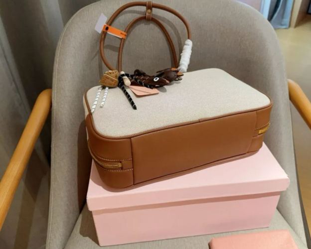 ミュウミュウ「Miu Miu」