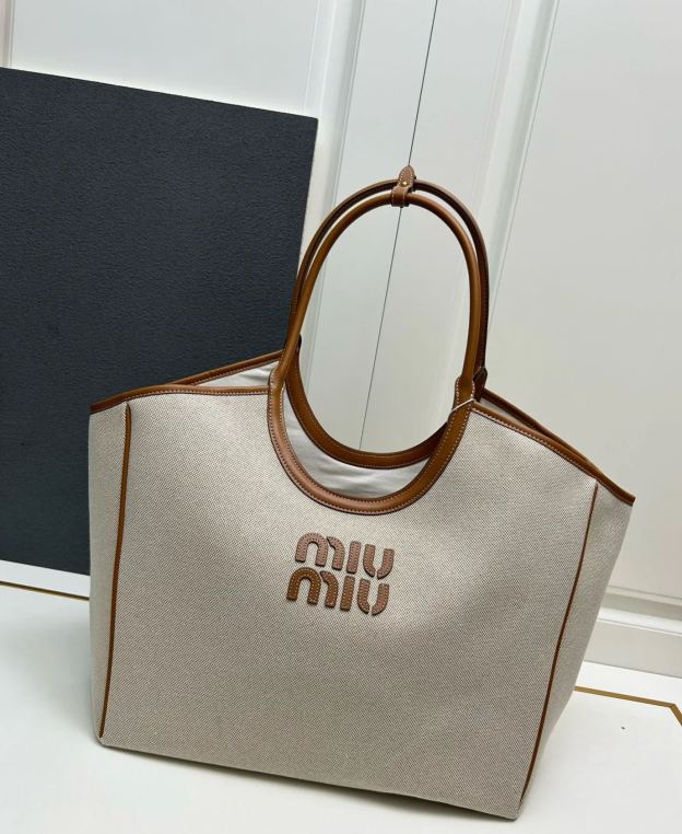 ミュウミュウ「Miu Miu」
