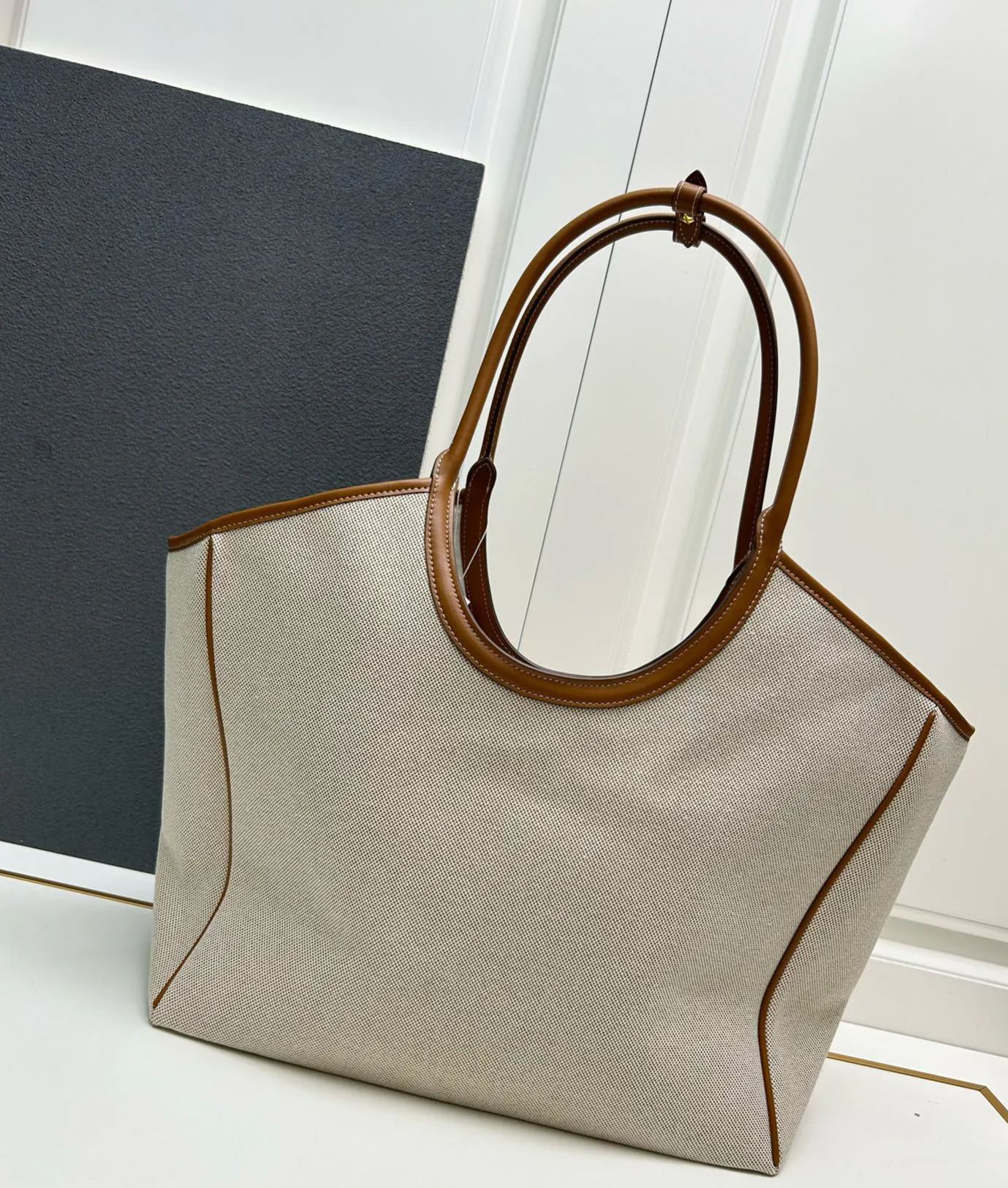 ミュウミュウ「Miu Miu」