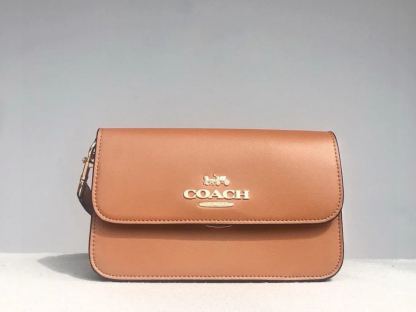 コーチ「Coach」
