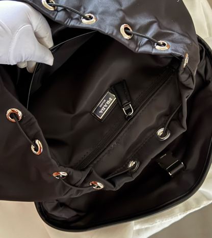 プラダ「Prada」