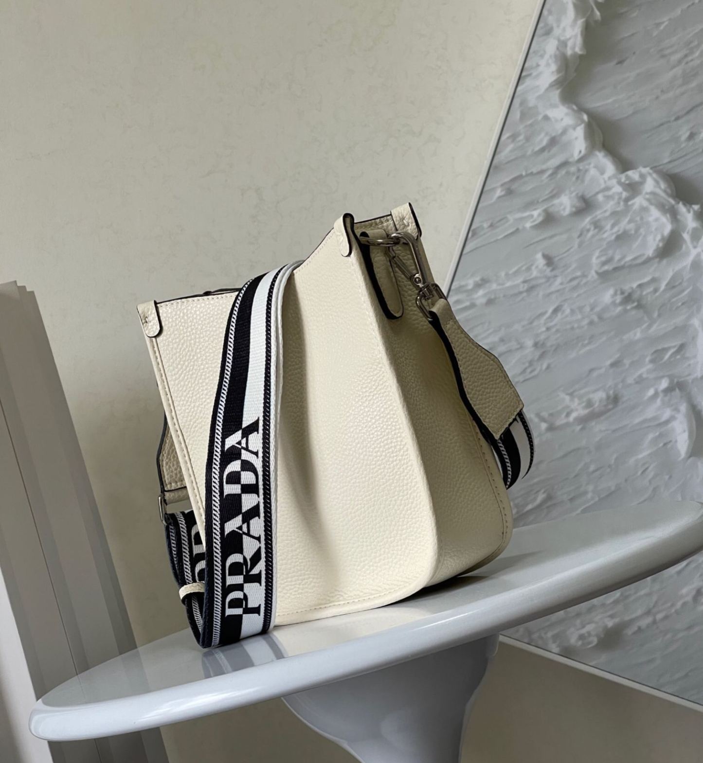 プラダ「Prada」