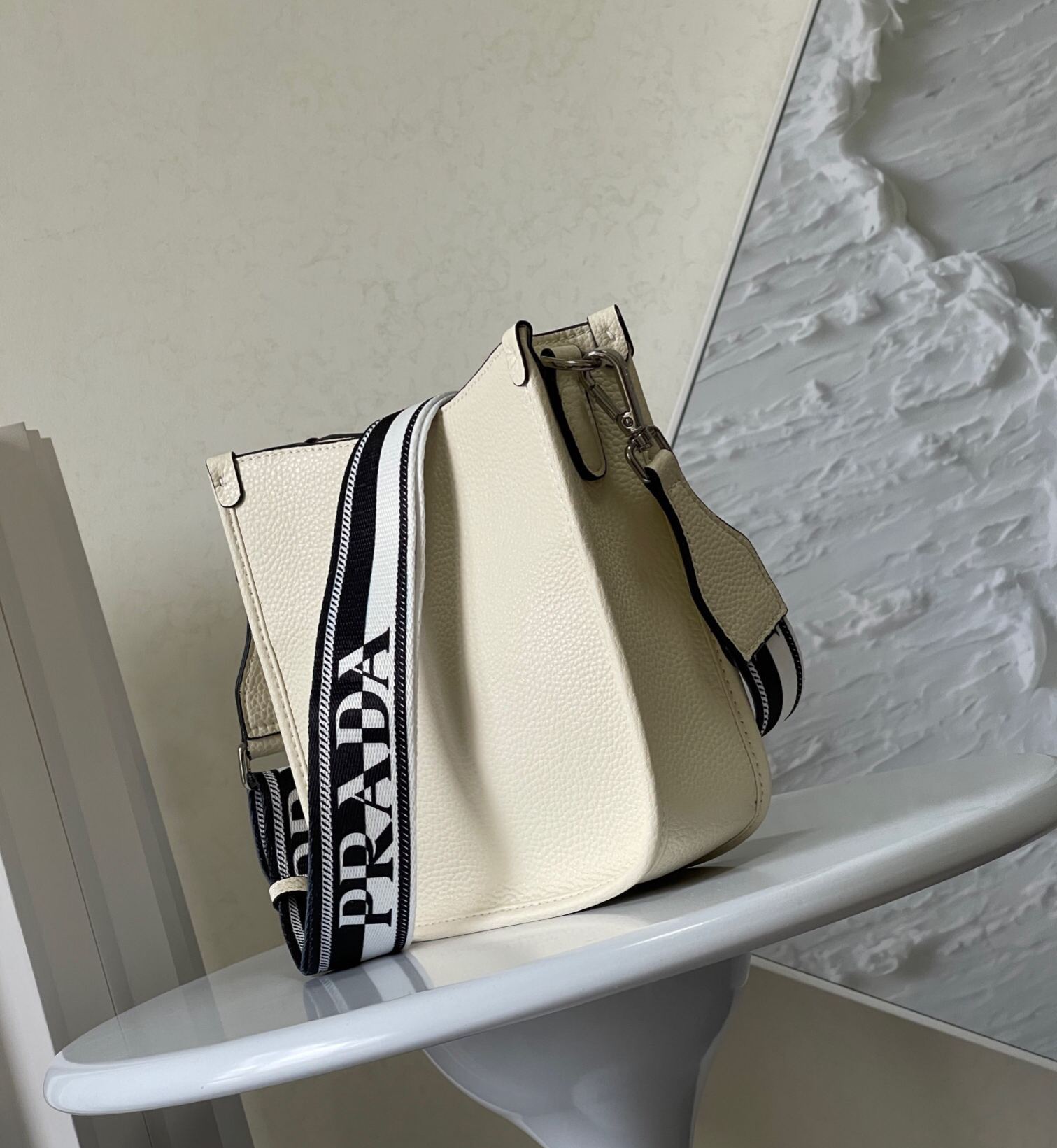 プラダ「Prada」