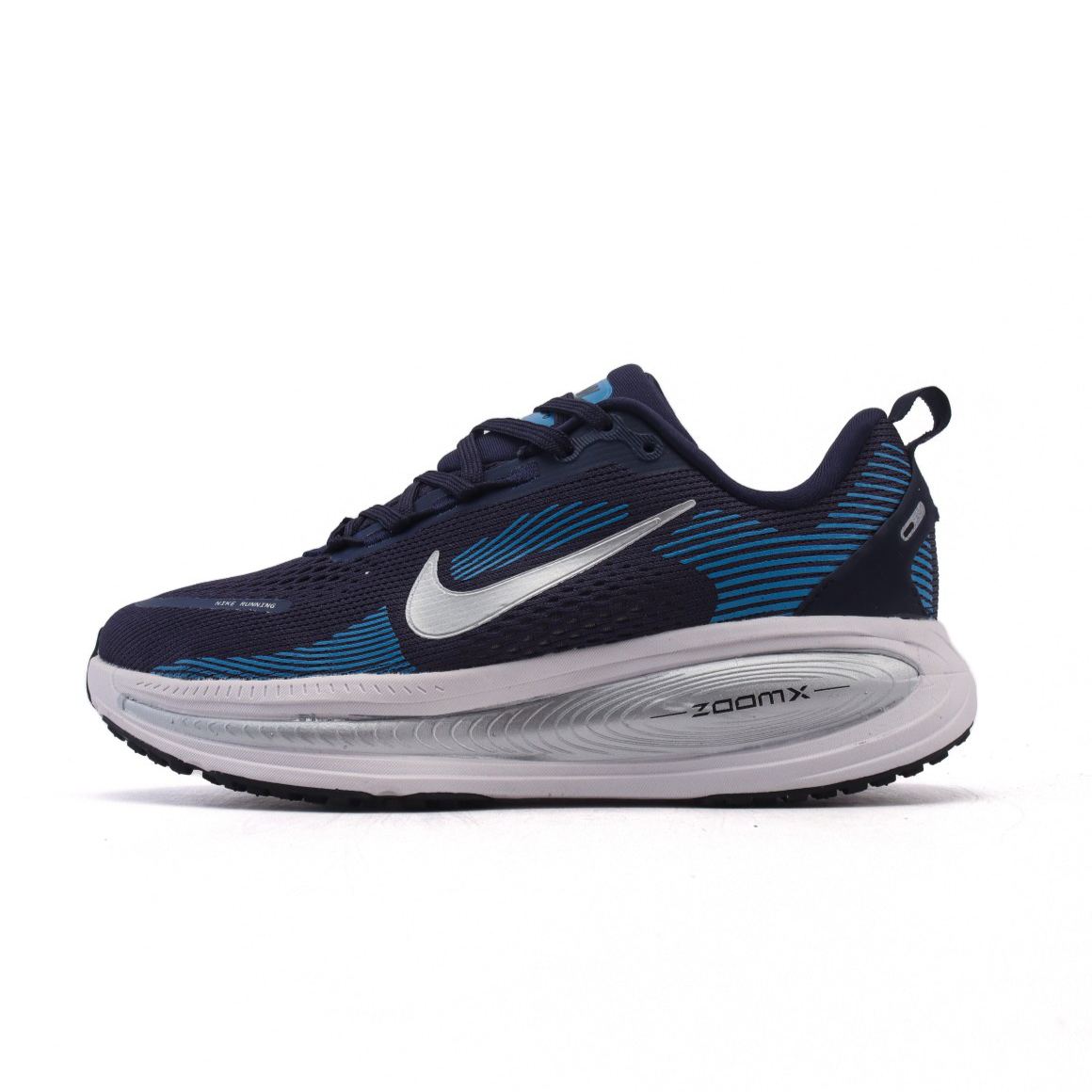 ナイキ「Nike」 Vomero 18 メンズランニングシューズ