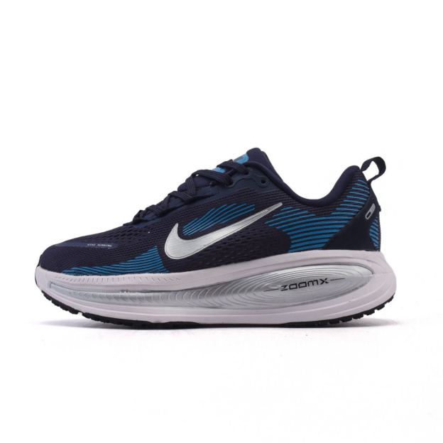 ナイキ「Nike」 Vomero 18 メンズランニングシューズ