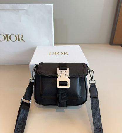 プラダ「Prada」