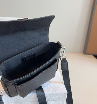 プラダ「Prada」