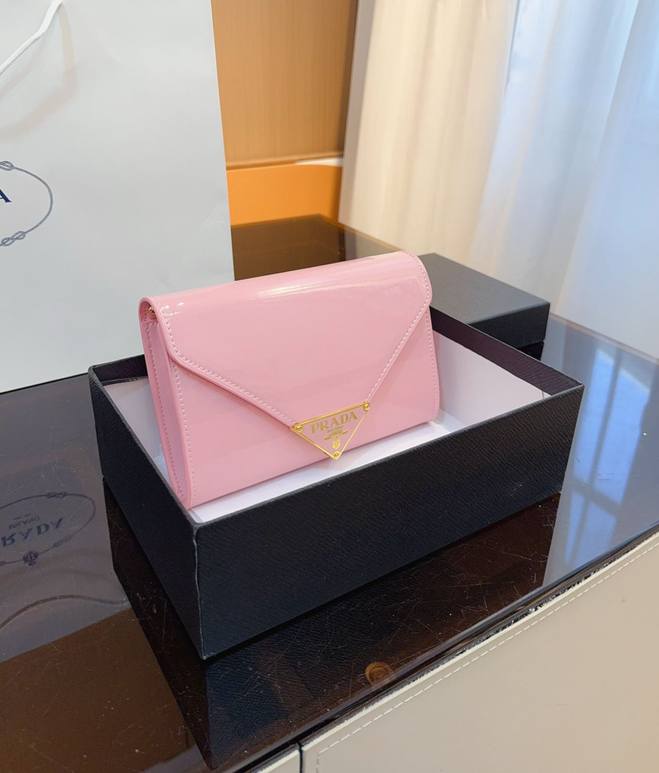 プラダ「Prada」