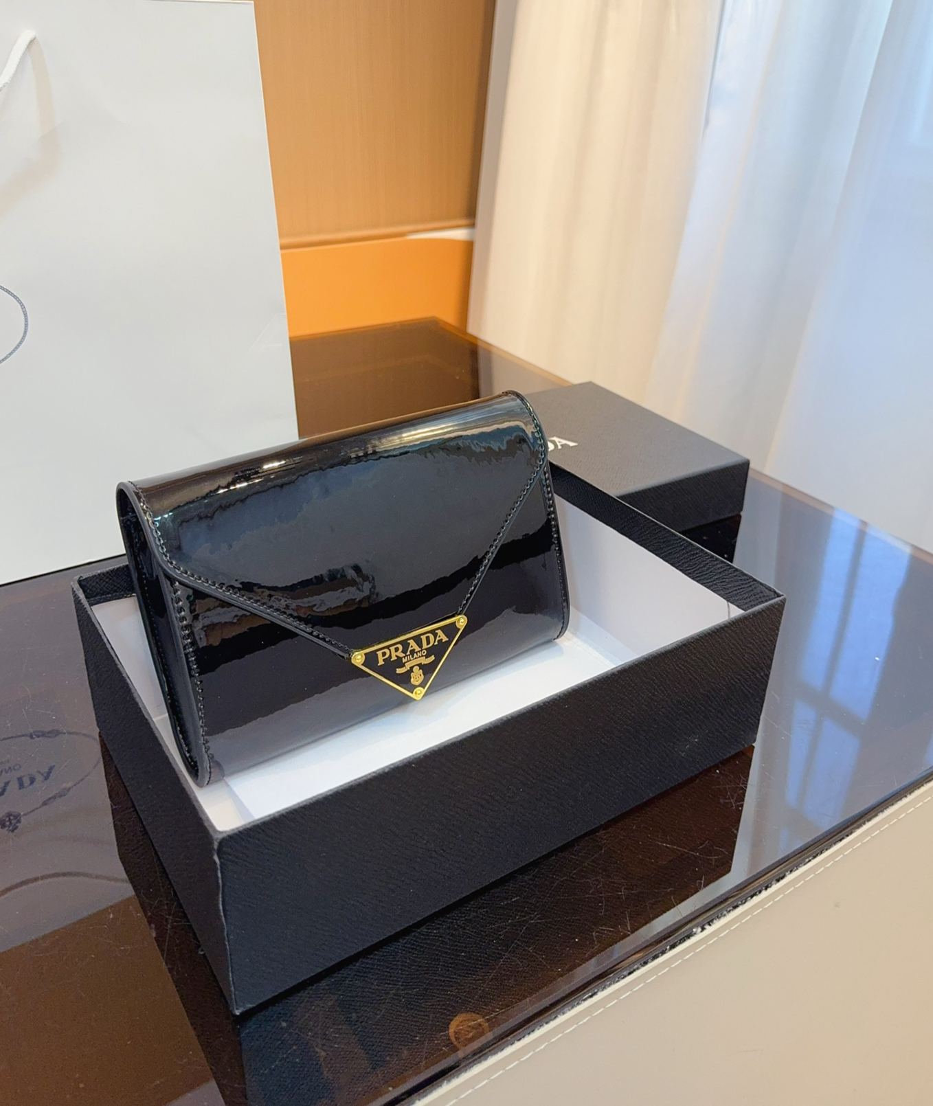 プラダ「Prada」