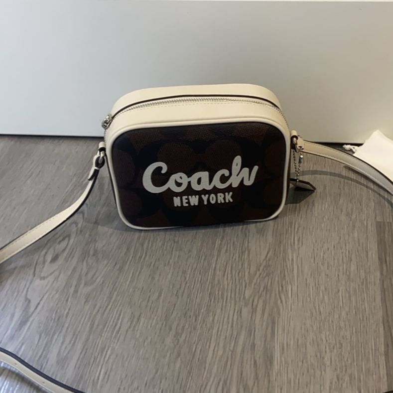 コーチ「Coach」