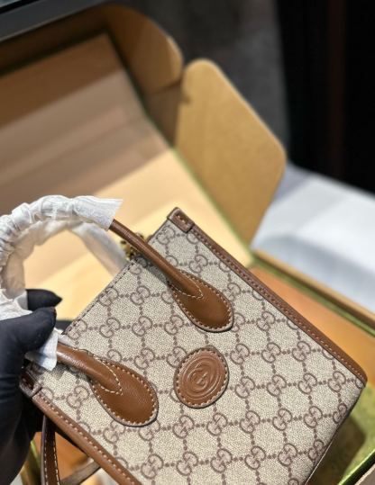 グッチ「Gucci」