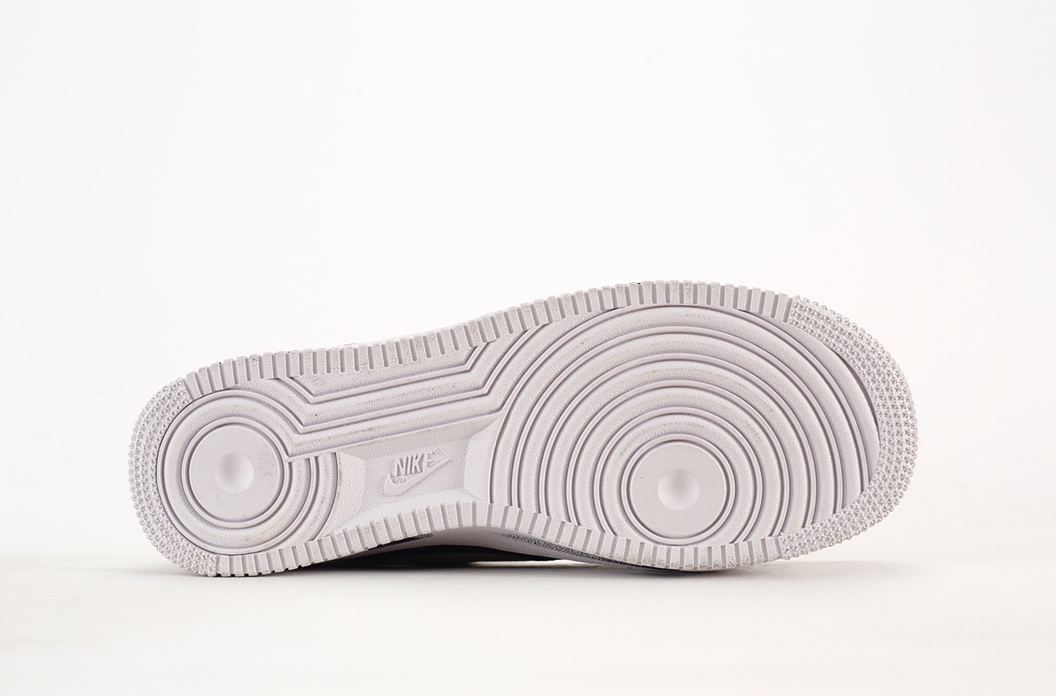 「コラボモデル」Peaceminusone x Nike