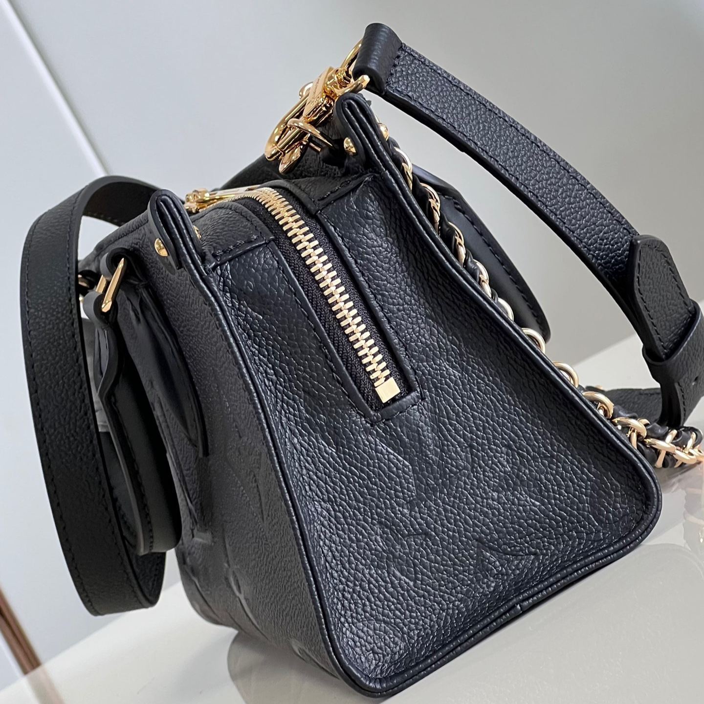 ルイ・ヴィトン「Louis Vuitton」オンザゴー EW