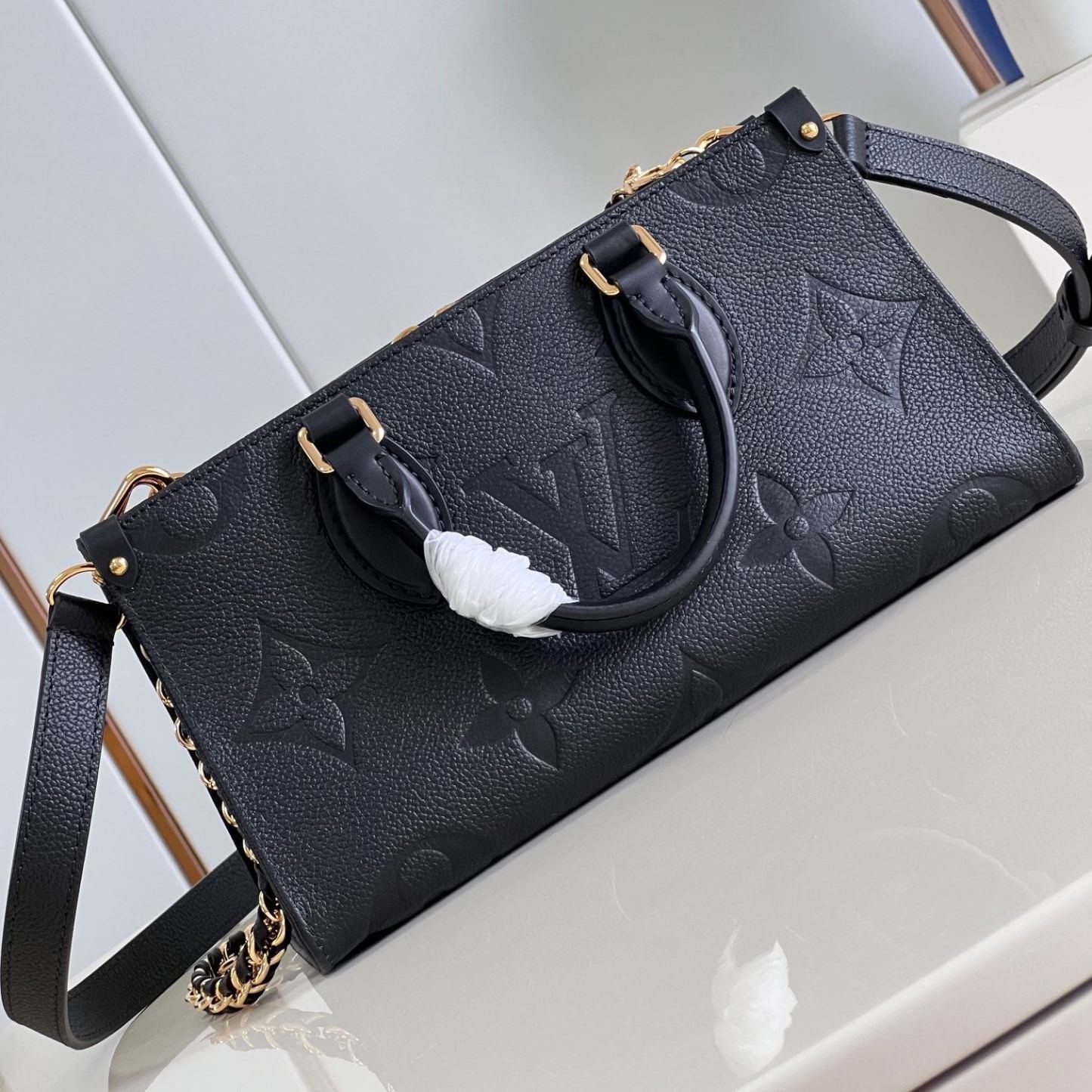 ルイ・ヴィトン「Louis Vuitton」オンザゴー EW