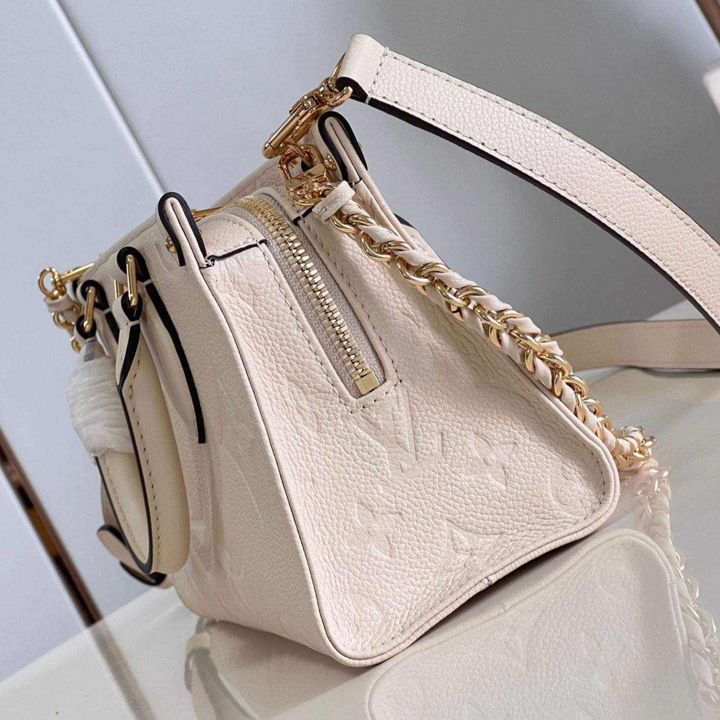 ルイ・ヴィトン「Louis Vuitton」オンザゴー EW