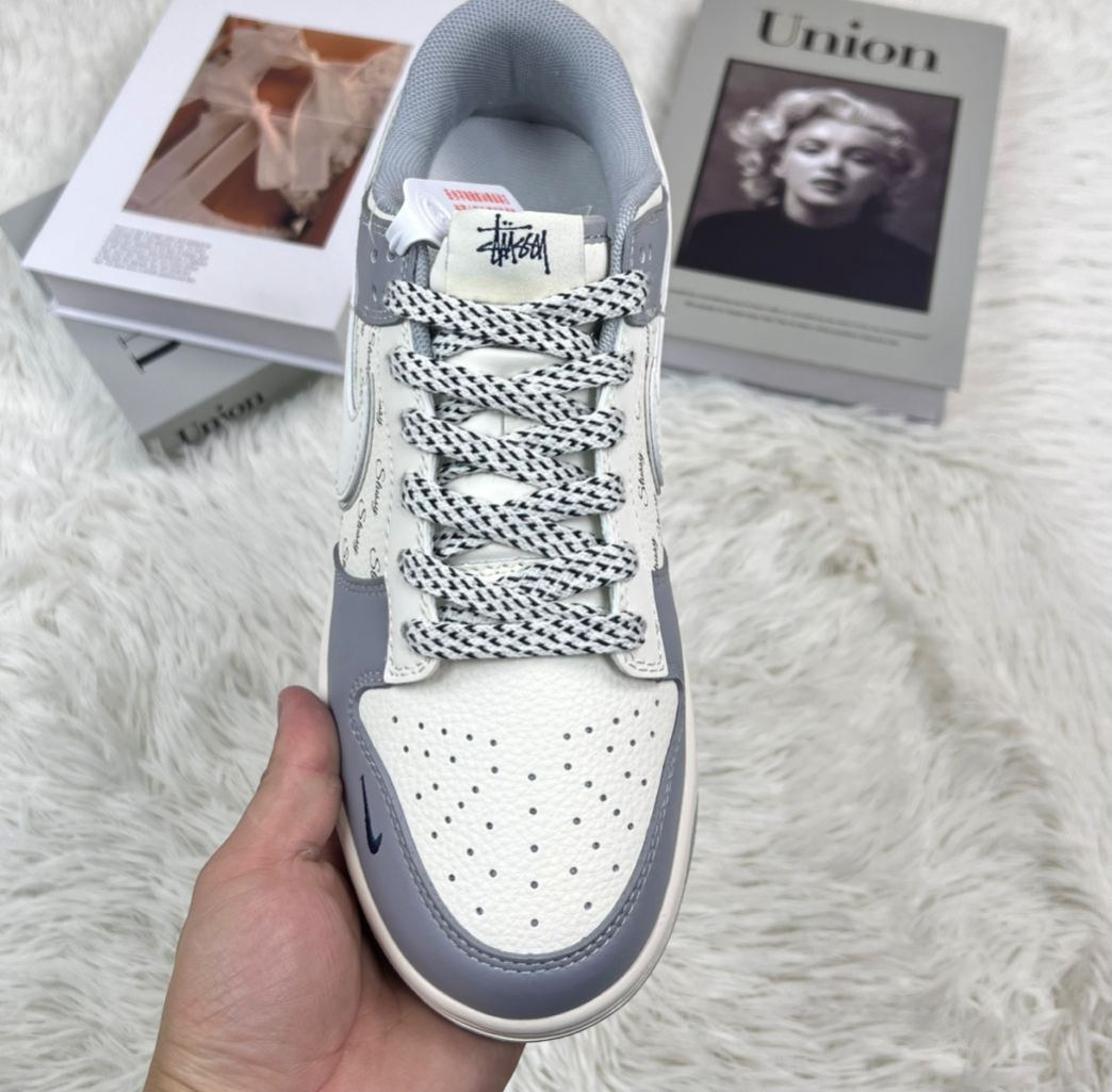 ナイキ「Nike」LV x NIKEコラボレーション SBダンク ロー カジュアルスニーカー