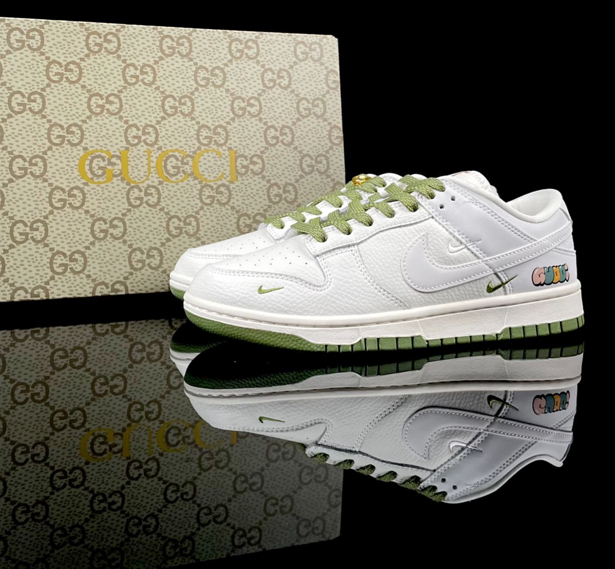 「コラボモデル」Gucci x Nike SB Dunk Low スニーカー