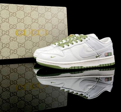 「コラボモデル」Gucci x Nike SB Dunk Low スニーカー
