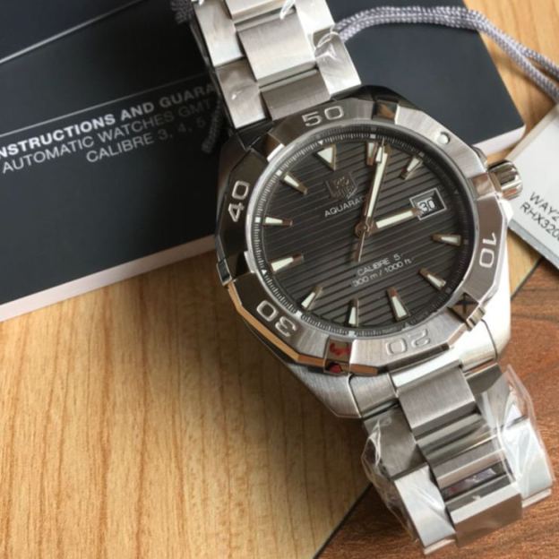 タグ・ホイヤー「TAG Heuer」クラシック メンズウォッチ40MM