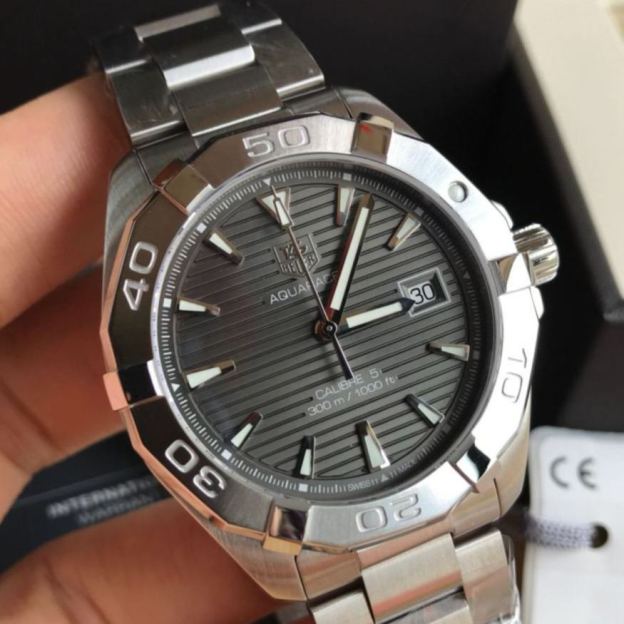 タグ・ホイヤー「TAG Heuer」クラシック メンズウォッチ40MM