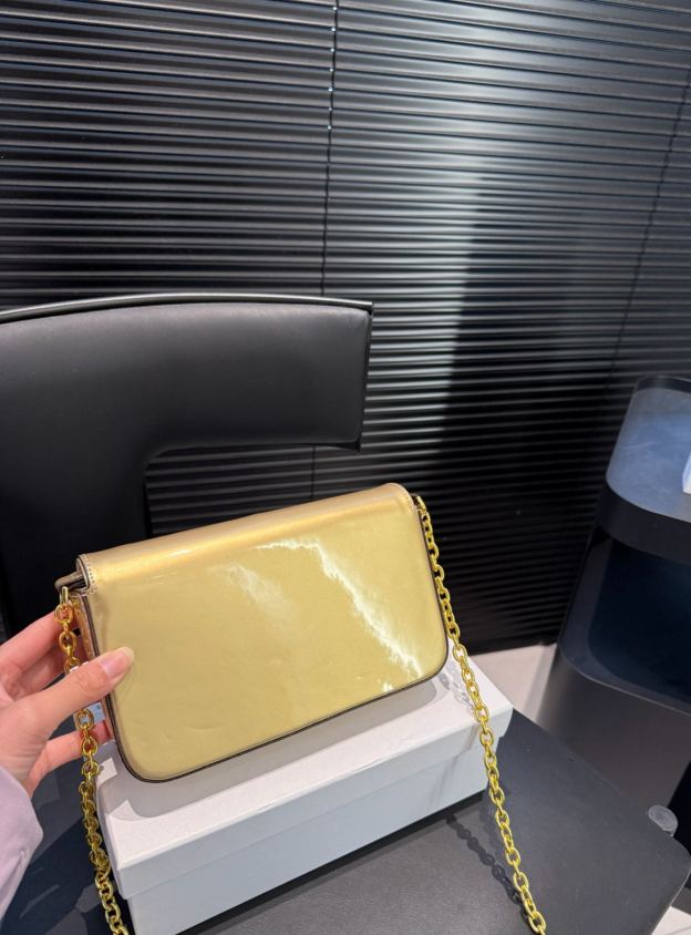 [Copy]ドルチェ・アンド・ガッバーナ「D&G」パウダーピンク チェーン レザートップハンドルバッグ