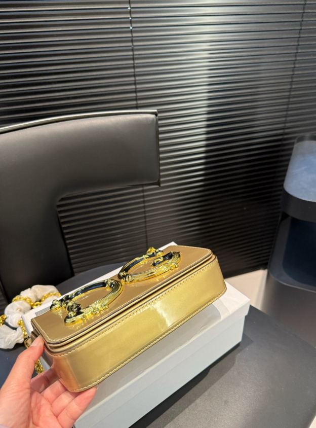 [Copy]ドルチェ・アンド・ガッバーナ「D&G」パウダーピンク チェーン レザートップハンドルバッグ