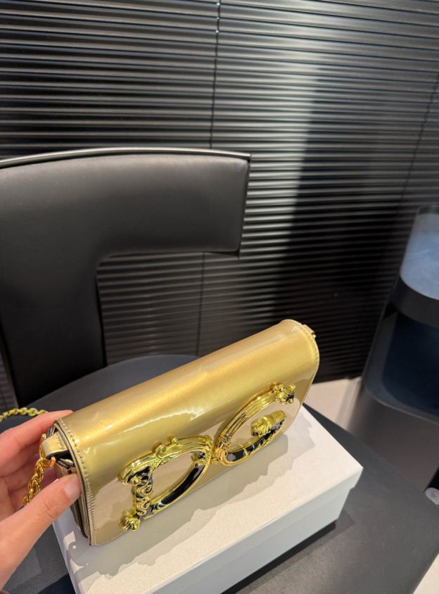 [Copy]ドルチェ・アンド・ガッバーナ「D&G」パウダーピンク チェーン レザートップハンドルバッグ