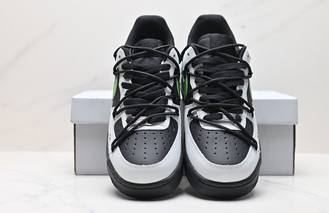 「コラボモデル」AMBUSH x Nike