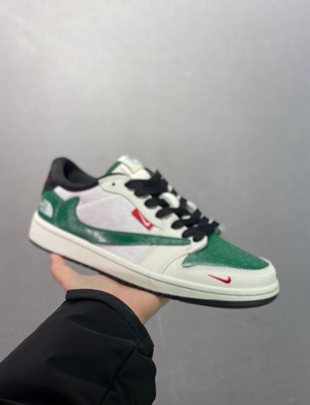 「コラボモデル」The North Face x Nike