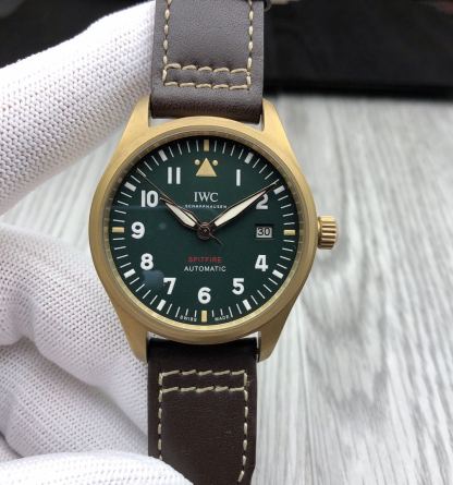 IWC シュフハウゼン パイロットウォッチ オートマティック スピットファイア IW326802