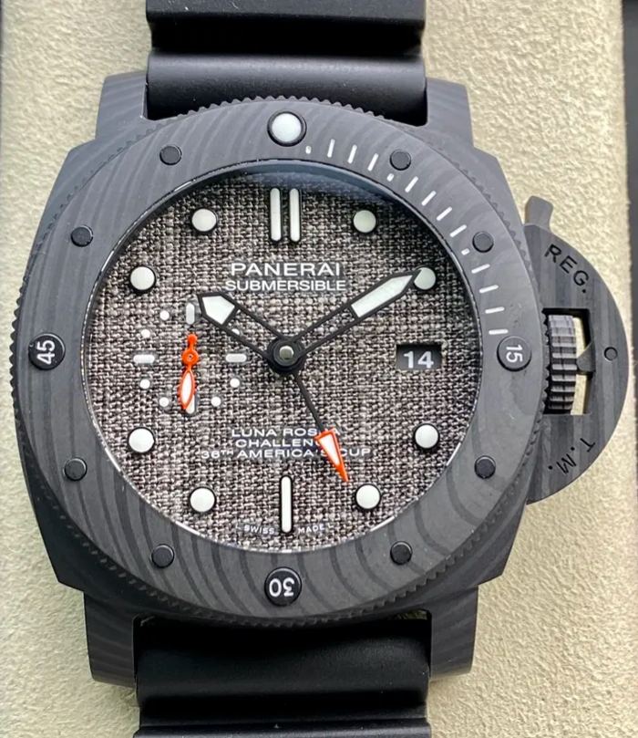 パネライ「Panerai」サブマーシブル ルナ・ロッサ カーボテック 47MMダイバーズウォッチ