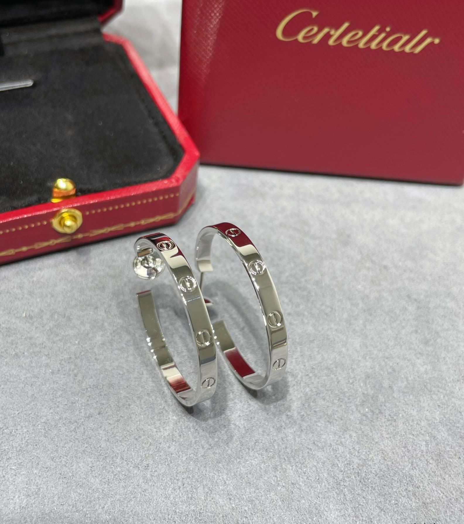 カルティエ「Cartier」