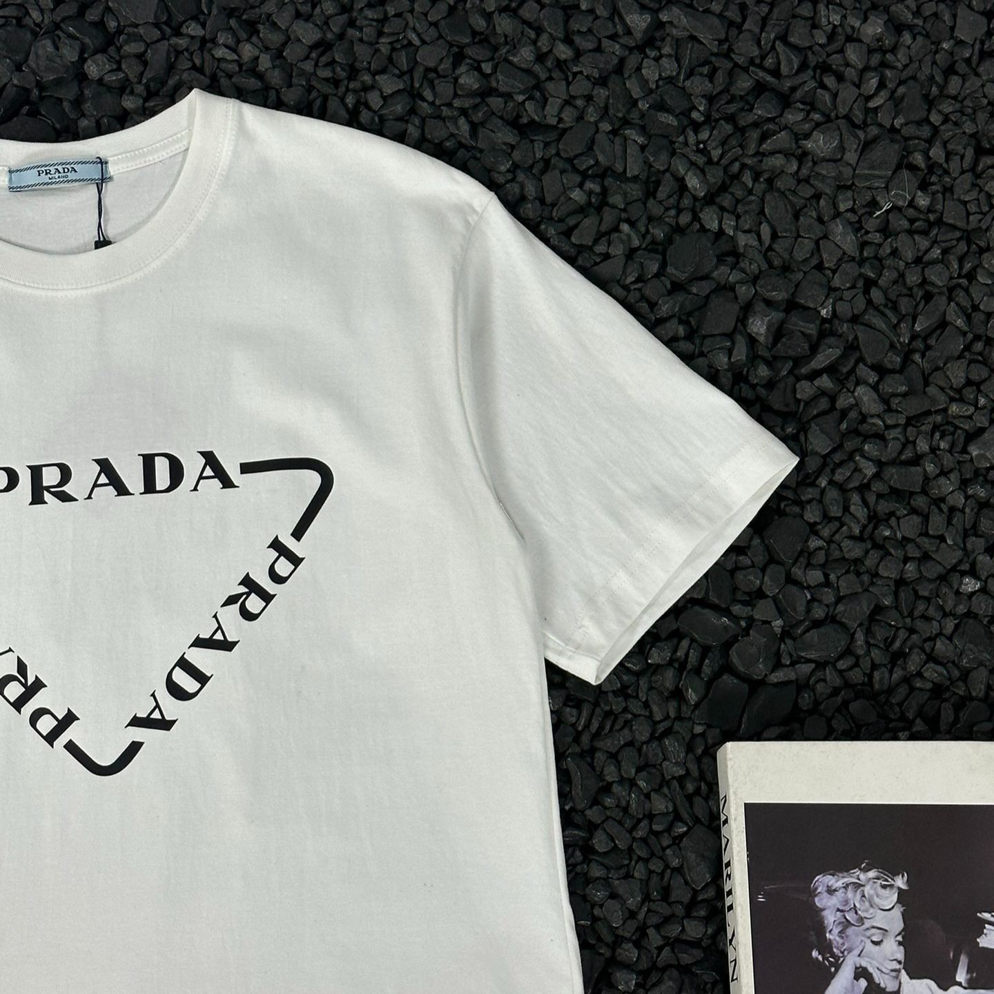 プラダ「Prada」