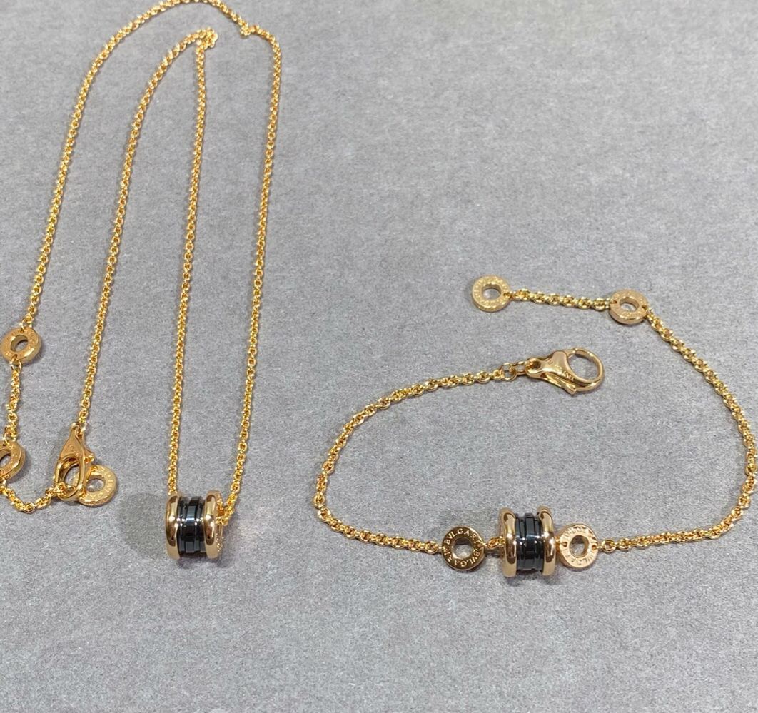 ブルガリ「Bvlgari」CNCトランペットセラミックブレスレット