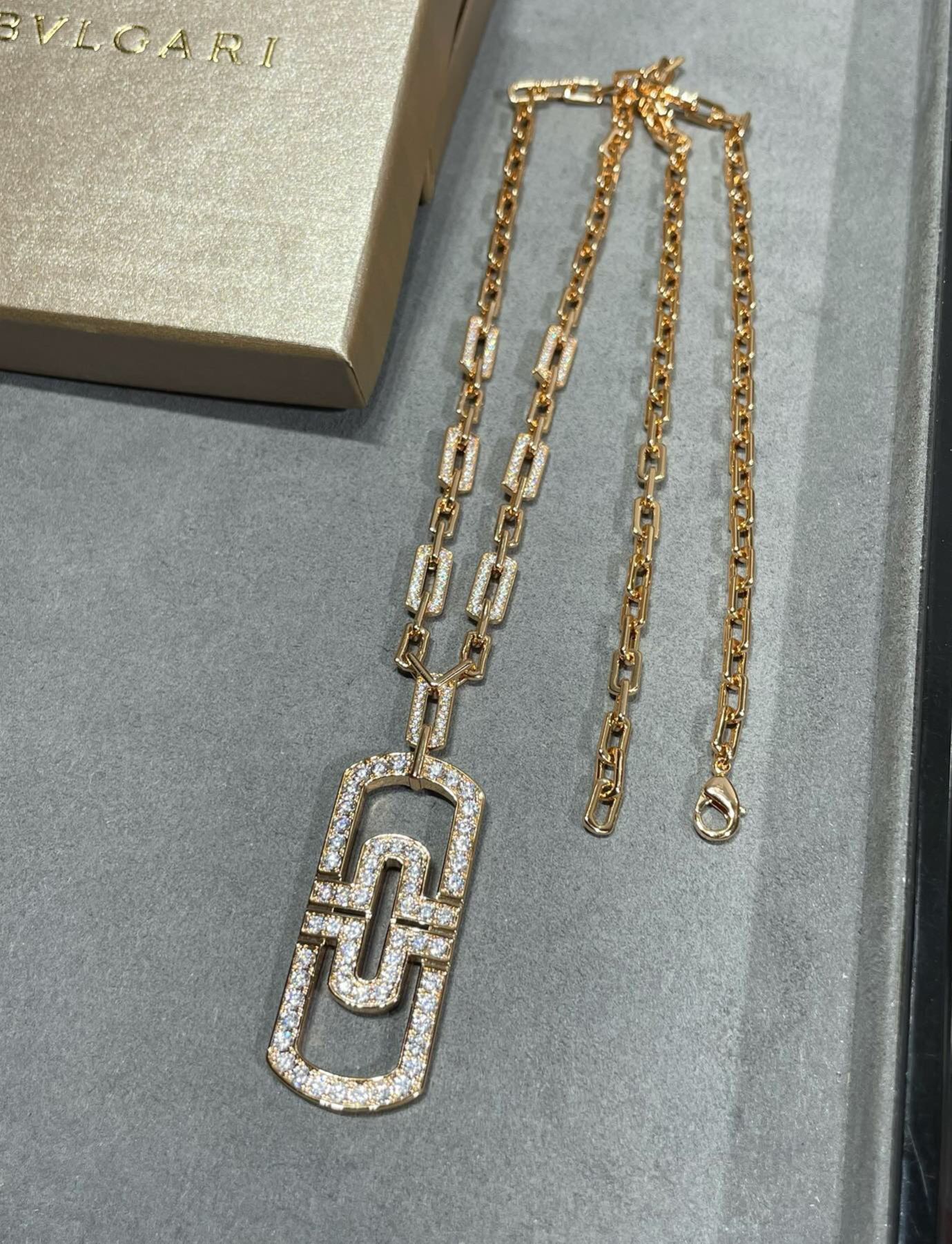 ブルガリ「Bvlgari」透かし彫りクリップネックレス65cm