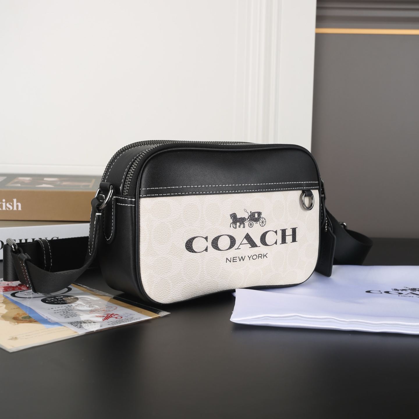 コーチ「Coach」コーチ グラハム カメラバッグ