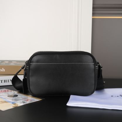 コーチ「Coach」コーチ グラハム カメラバッグ