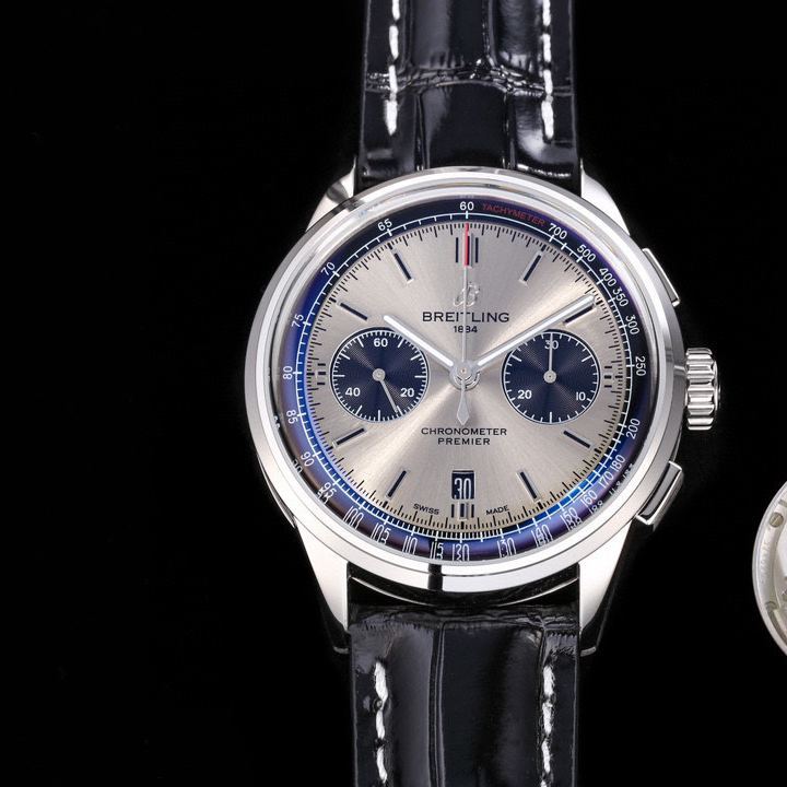 ブライトリング「Breitling」クロノマット B01 クロノグラフ メンズウォッチ42mm