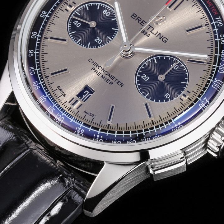 ブライトリング「Breitling」クロノマット B01 クロノグラフ メンズウォッチ42mm