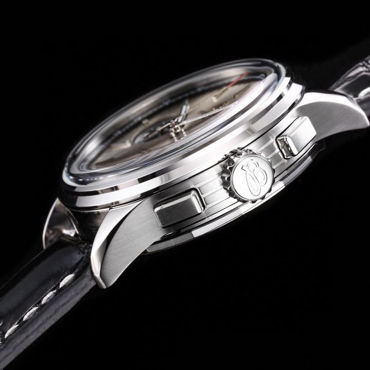 ブライトリング「Breitling」クロノマット B01 クロノグラフ メンズウォッチ42mm