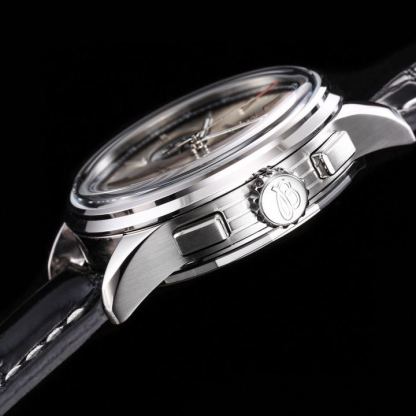 ブライトリング「Breitling」クロノマット B01 クロノグラフ メンズウォッチ42mm