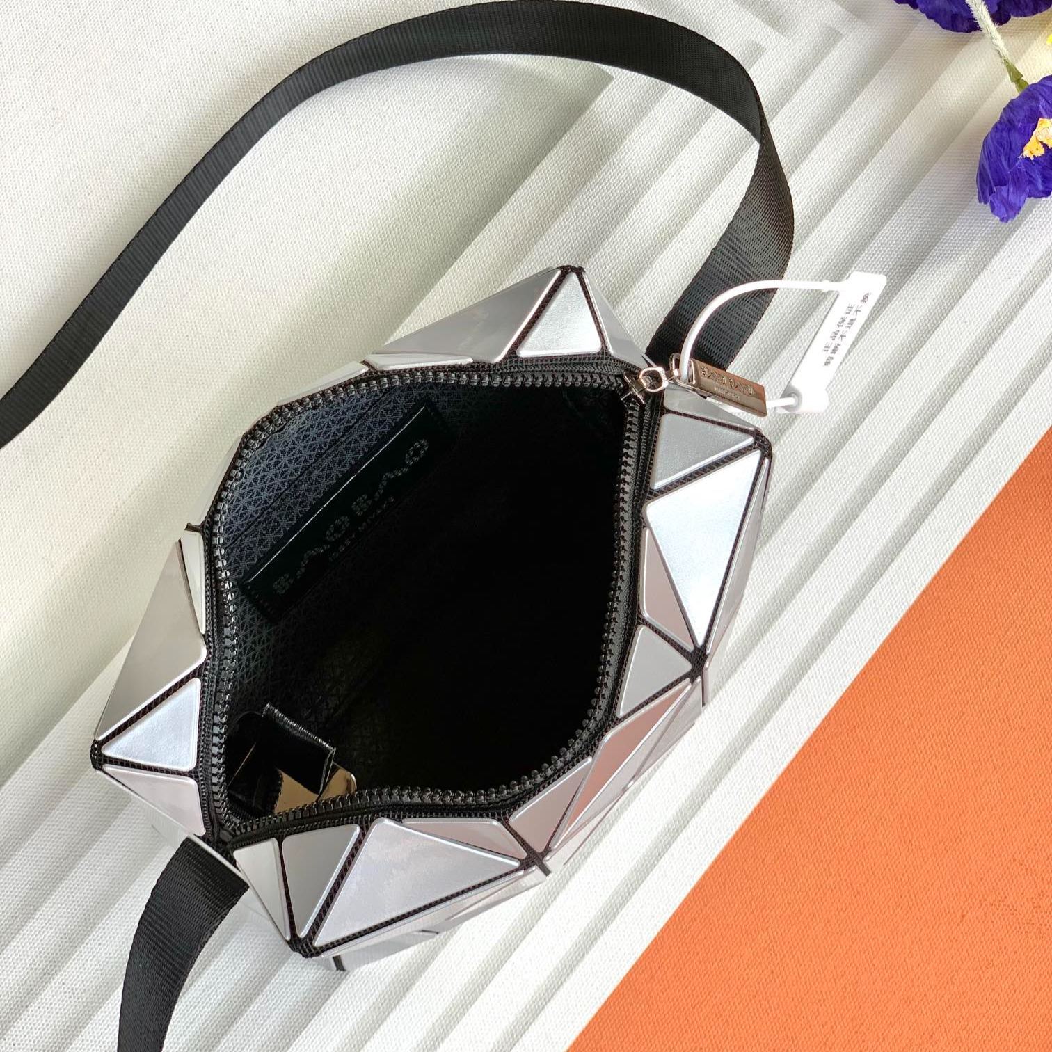 イッセイ・ミヤケ「Issey Miyake」キューピッド ボックス ミニバッグ