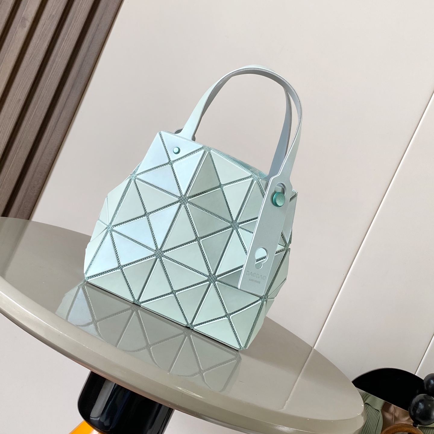 イッセイ・ミヤケ「Issey Miyake」CARAT ダイヤモンドバッグ