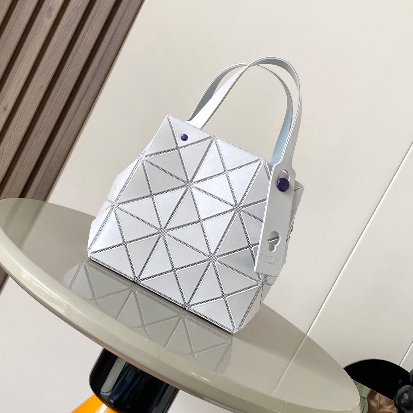 イッセイ・ミヤケ「Issey Miyake」CARAT ダイヤモンドバッグ