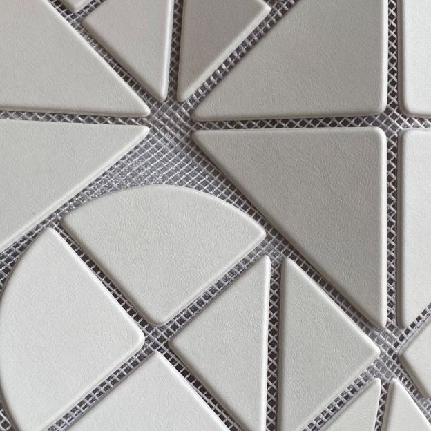 イッセイ・ミヤケ「Issey Miyake」FONT 斜めがけバッグ